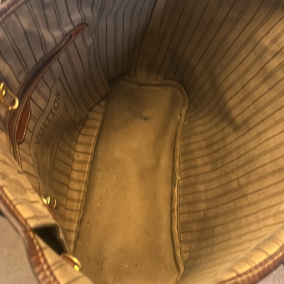 2014 Louis Vuitton purse - Picture 4 of 10